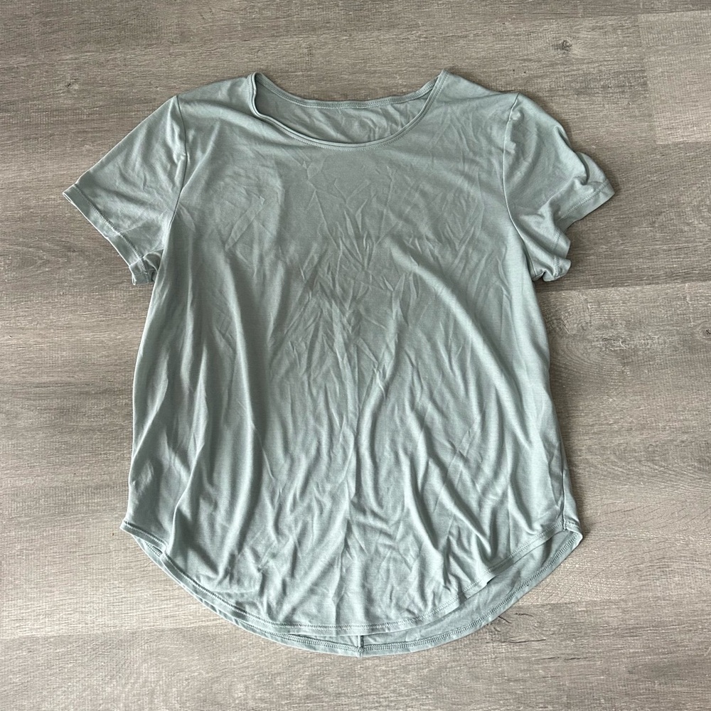 Under Armour sporty active top tee